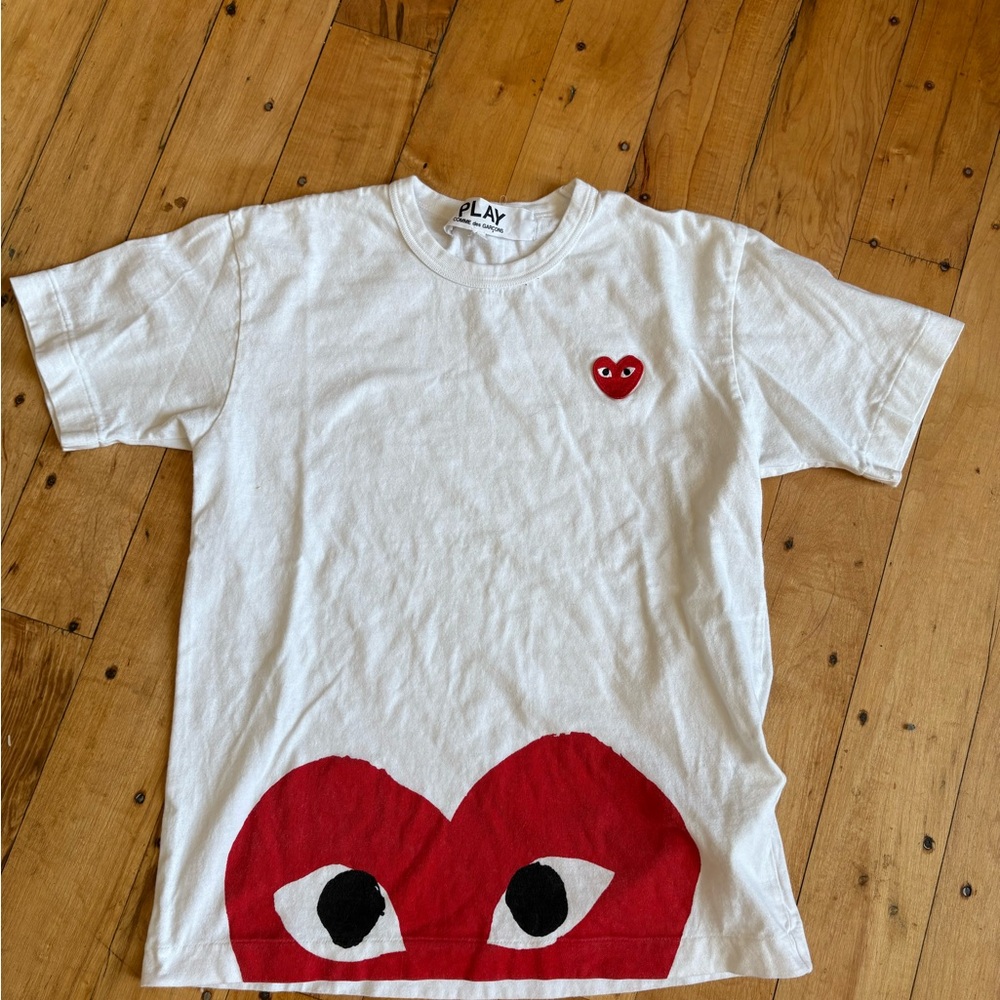 Men’s small White and Red Heart T-Shirt